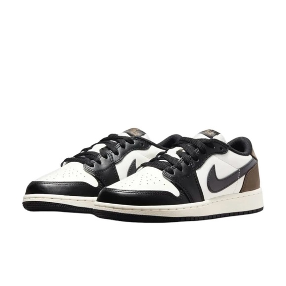 Nike Air Jordan 1 Retro Low OG Dark Mocha White Black CZ0858-102 GS Size 4Y-7Y - Picture 3 of 6